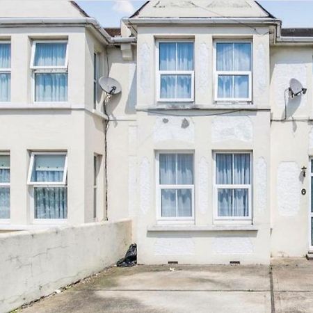 Grandeur Holiday Home, With Free Parking Clacton-on-Sea Exterior photo