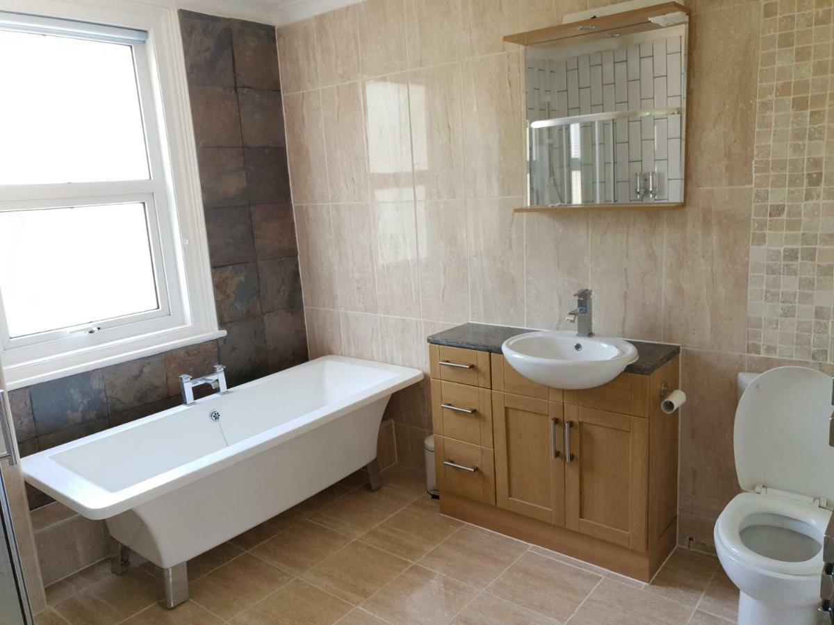 Grandeur Holiday Home, With Free Parking Clacton-on-Sea Exterior photo