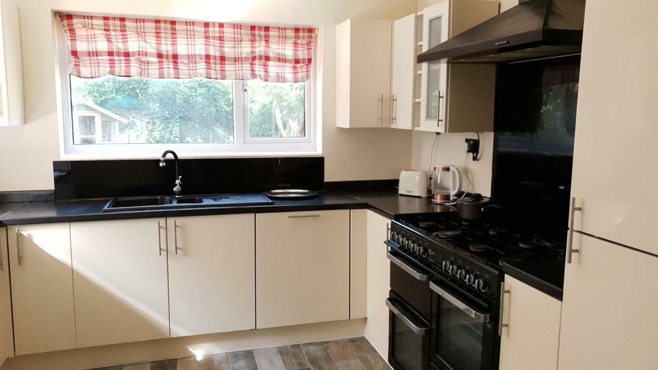 Grandeur Holiday Home, With Free Parking Clacton-on-Sea Exterior photo